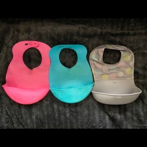 3 infant/toddler bibs